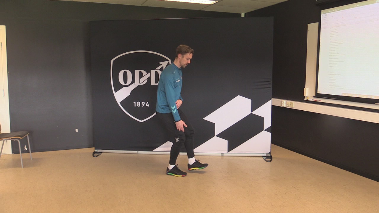 Hopp pa et ben og landing pa ett ben L 3.MP4
